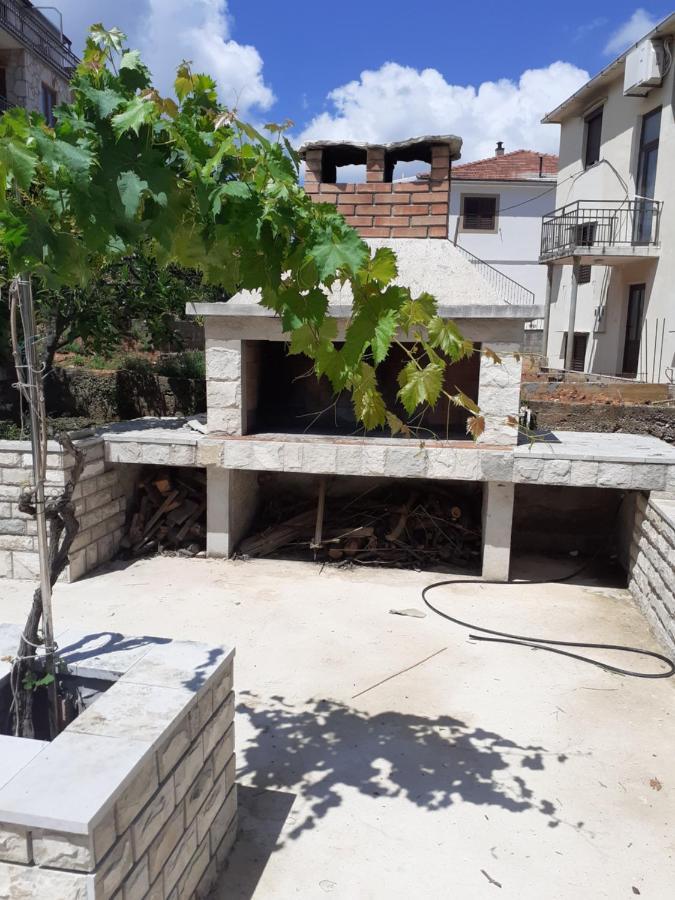 Apartmani Miletic Jelsa  Exterior foto